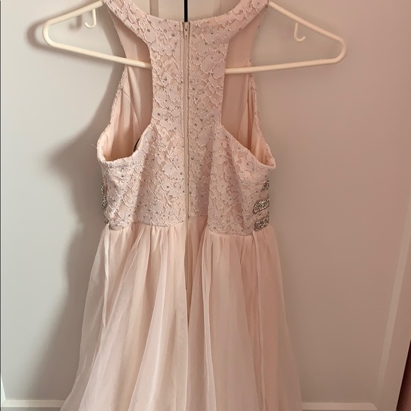A light pink formal dress - Picture 3 of 5